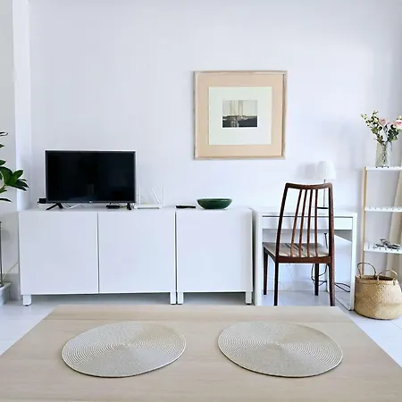 Apartment Large 400m From The